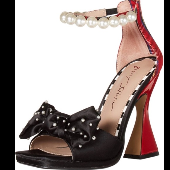 🎀 NEW WITH TAGS & BOX! BETSEY JOHNSON HEELS😍 RARE TO FIND❣️ - Picture 3 of 12